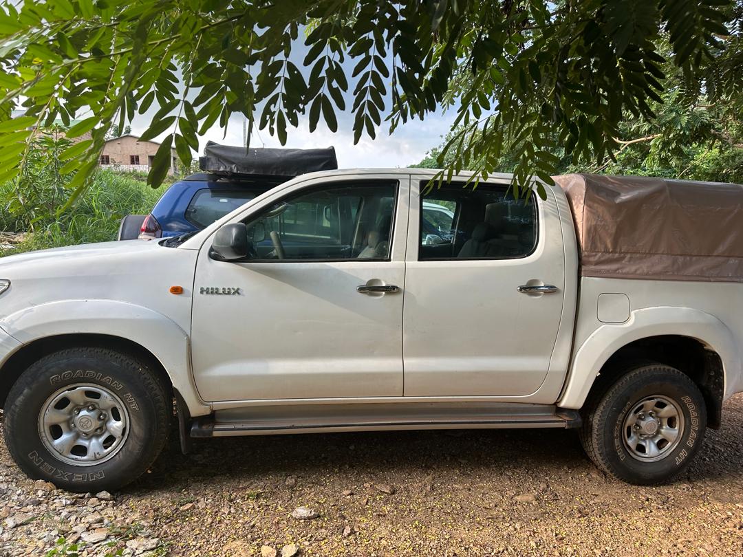 TOYOTA HILUX 2011