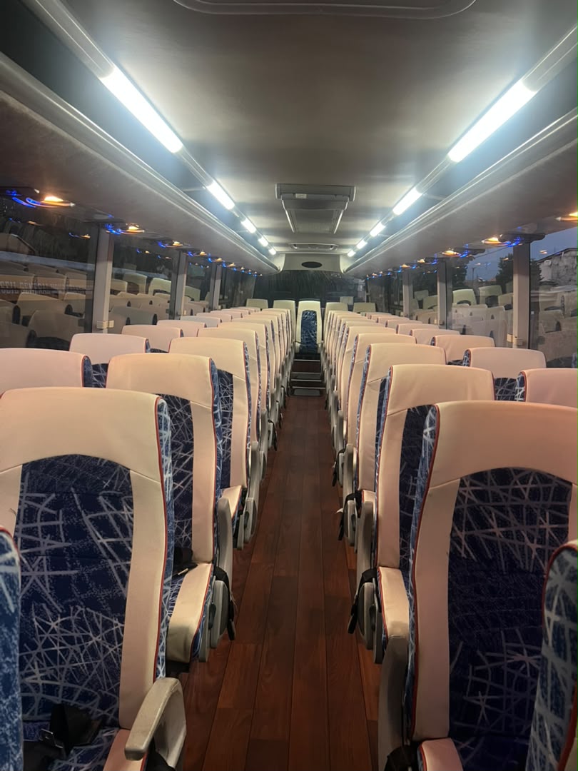 Location bus de 55 places